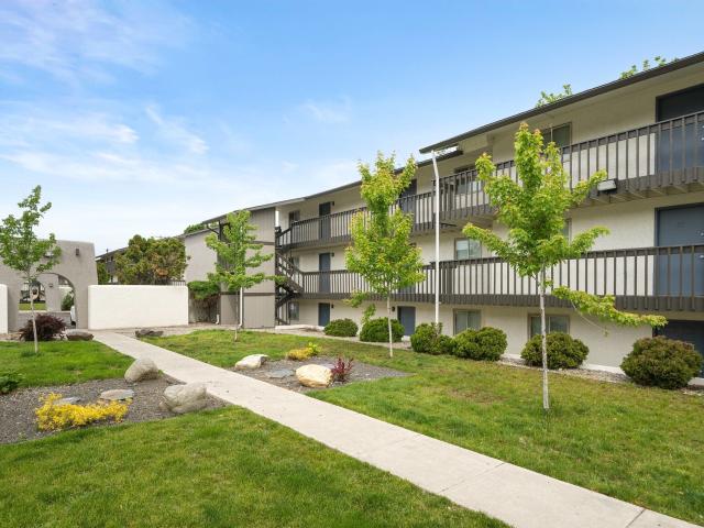 2 BR, 1 BA Apartment 121 East Wedgewood Avenue Unit S 109, Spokane, WA 99208
