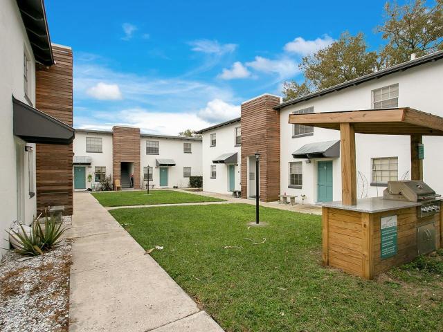 2 BR, 1 BA Apartment 1223 Pamela Street Unit 8, Leesburg, FL 34748