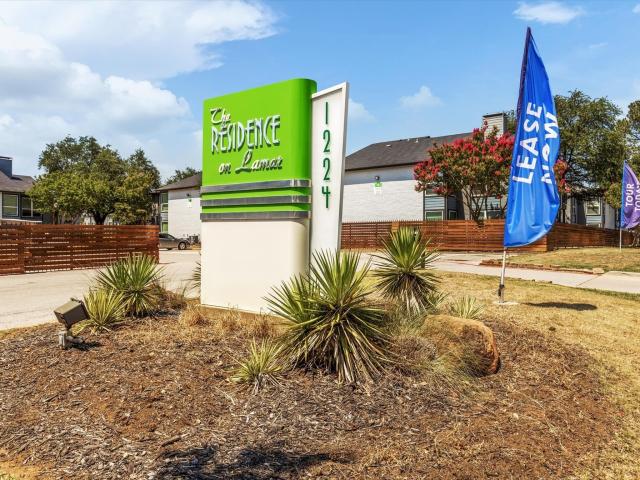 2 BR, 1 BA Apartment 1224 East Lamar Boulevard Unit P 1801, Arlington, TX 76011