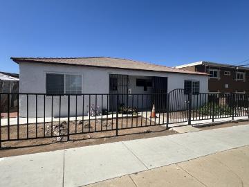 2 BR, 1 BA Apartment 1227 18th St, National City, CA 91950
