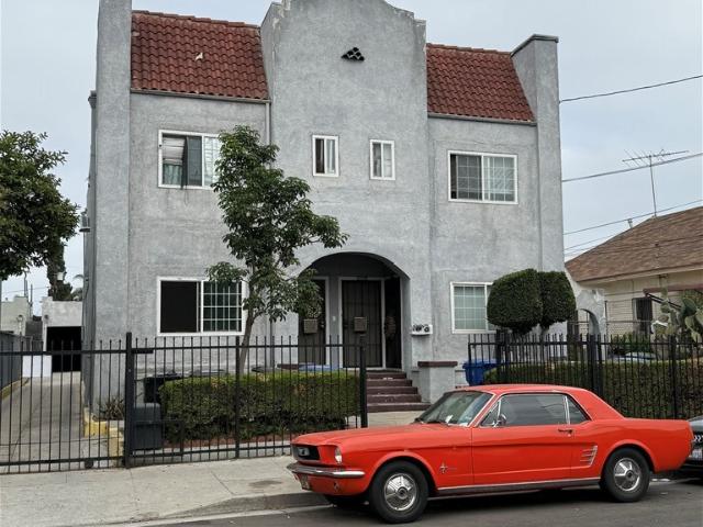 2 BR, 1 BA Apartment 1231 South Mariposa Avenue, Los Angeles, CA 90006