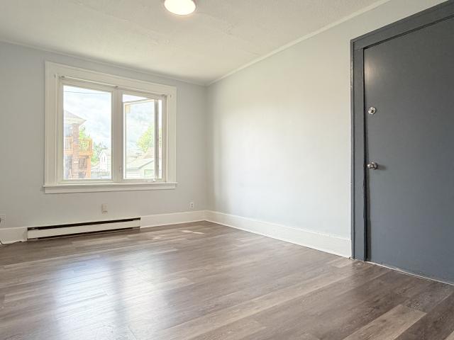 2 BR, 1 BA Apartment 1238 Richmond St, Windsor, ON N9A4A6