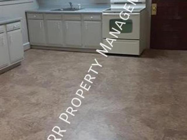 2 BR, 1 BA Apartment 127 W Catawissa St, Nesquehoning, PA 18240