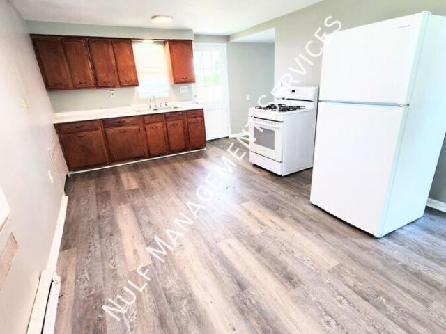 2 BR, 1 BA Apartment 127 Constitution Circle, Clairton, PA 15025