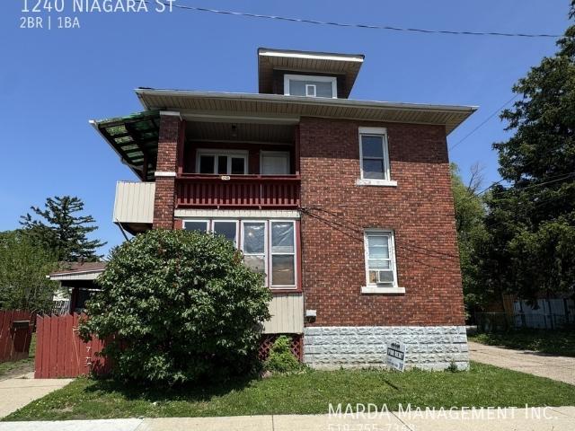 2 BR, 1 BA Apartment 1240 Niagara St, Windsor, ON N9A 3V6
