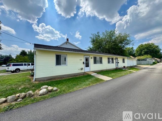 2 BR, 1 BA Apartment 1241 Broad Ave NW, Unit 1241, Canton, OH 44708