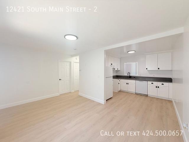 2 BR, 1 BA Apartment 12421 South Main Street, Los Angeles, CA 90061