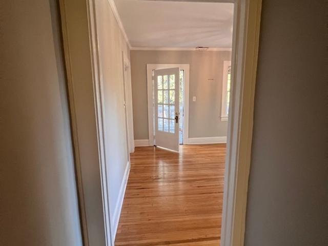 2 BR, 1 BA Apartment 124 North Laurel Avenue, Unit #3, Charlotte, NC 28207