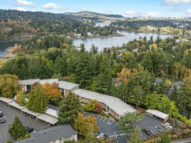 2 BR, 1 BA Apartment 12505 Southeast River Road Unit 10, Portland, OR 97222
