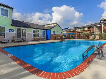 2 BR, 1 BA Apartment 125 Dyna Drive Unit 4 45, Houston, TX 77060