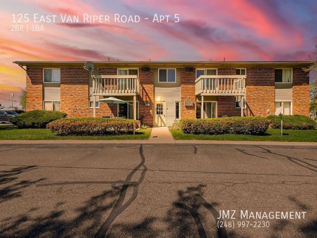2 BR, 1 BA Apartment 125 East Van Riper Road, Fowlerville, MI 48836
