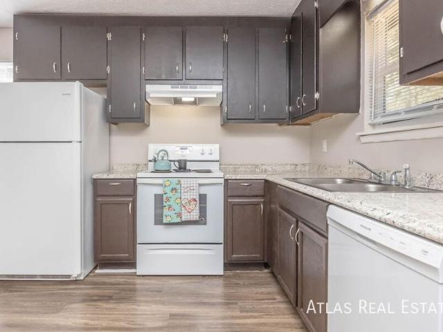 2 BR, 1 BA Apartment 125 N Bluff Road, Athens, GA 30607