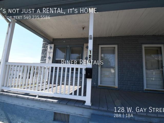 2 BR, 1 BA Apartment 128 W. Gay Street, Harrisonburg, VA 22801