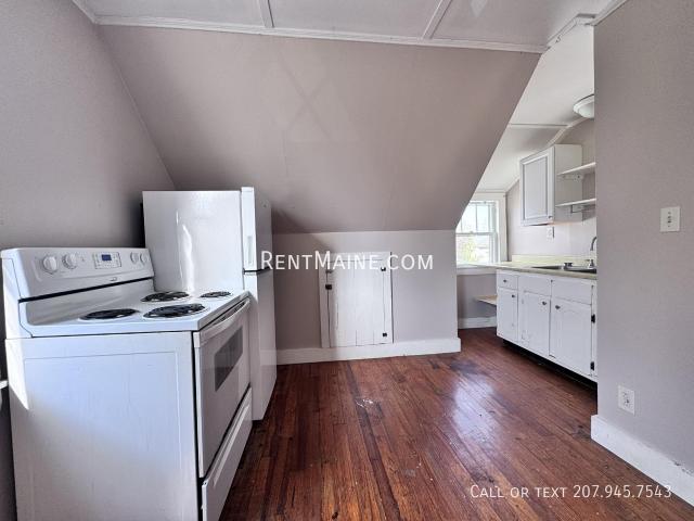 2 BR, 1 BA Apartment 12 Nudd St. Apt Waterville, ME 04901