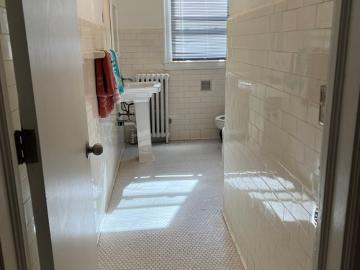 2 BR, 1 BA Apartment 12 Sharaf Street, Unit 4, New London, CT 06320