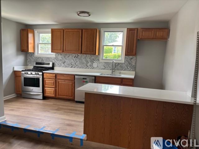 2 BR, 1 BA Apartment 133 Wood St, Pittsburgh, PA 15223
