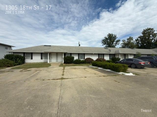 2 BR, 1 BA Apartment 1305 18th St, Charleston, IL 61920