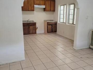2 BR, 1 BA Apartment 1305 East 56th Street, Unit 1307 1/2, Los Angeles, CA 90011