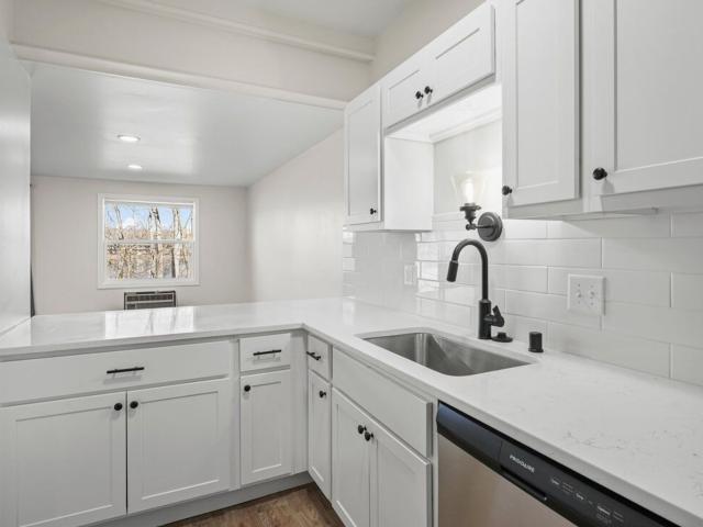 2 BR, 1 BA Apartment 1312 N Gammon Road, Middleton, WI 53562