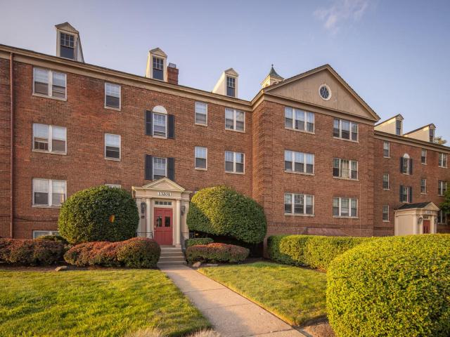 2 BR, 1 BA Apartment 13211 Larchmere Blvd Unit SLAC12, Cleveland, OH 44120