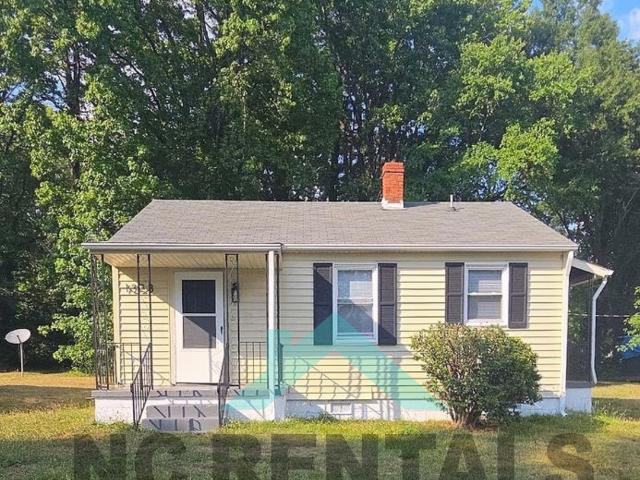 2 BR, 1 BA Apartment 1323 Mayfair Ave, Greensboro, NC 27405