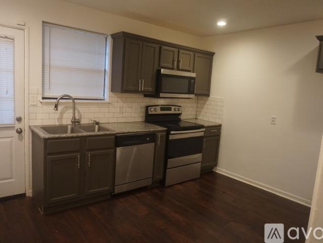2 BR, 1 BA Apartment 1324 Federal Dr, Montgomery, AL 36107