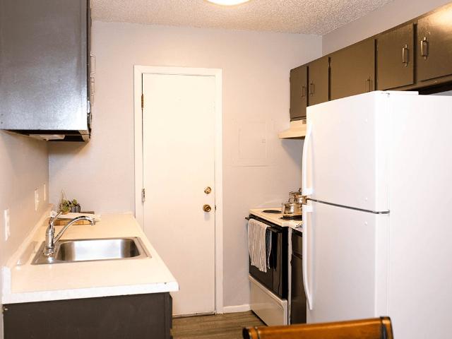 2 BR, 1 BA Apartment 1331 South Maple Street #B11 Unit C14, Sioux City, IA 51106