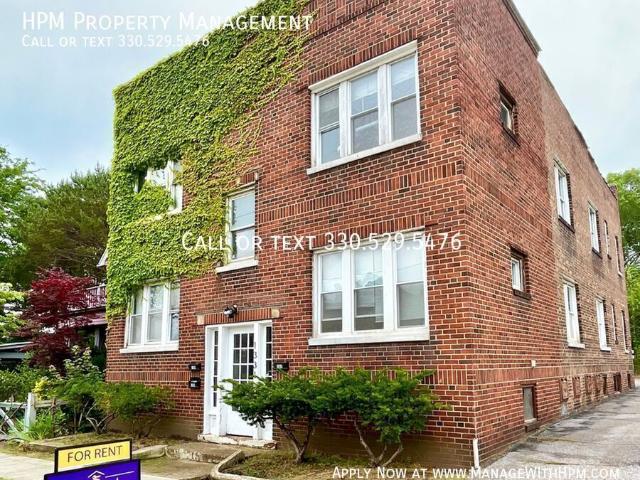 2 BR, 1 BA Apartment 1331 W 65th St, Cleveland, OH 44102