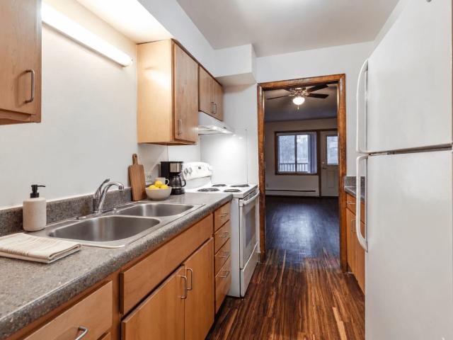 2 BR, 1 BA Apartment 1332 Mississippi St Unit 25_101, Saint Paul, MN 55130