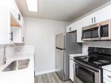 2 BR, 1 BA Apartment 1334 N Liberty St Unit I03, Boise, ID 83704