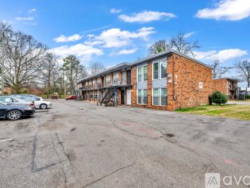 2 BR, 1 BA Apartment 137 59th St N, Unit 3, Birmingham, AL 35212