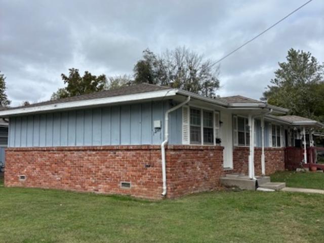 2 BR, 1 BA Apartment 1341 B E High St, Unit B, Springfield, MO 65803
