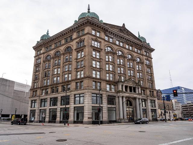 2 BR, 1 BA Apartment 135 W. Wells St, Milwaukee, WI 53203