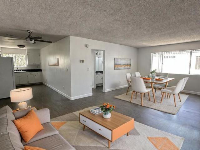 2 BR, 1 BA Apartment 1360 Foothill Dr Unit 036, Vista, CA 92084