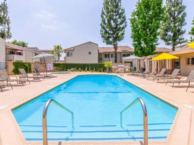 2 BR, 1 BA Apartment 1369 N Willow Unit 16, Rialto, CA 92376