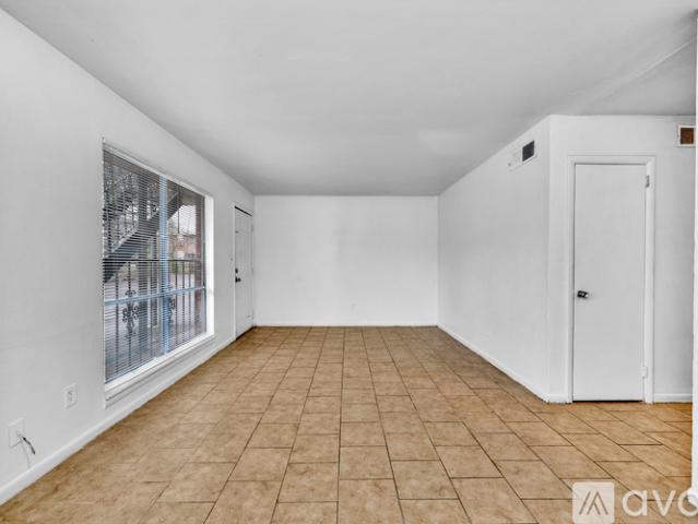 2 BR, 1 BA Apartment 136 59th St N, Unit 3, Birmingham, AL 35212