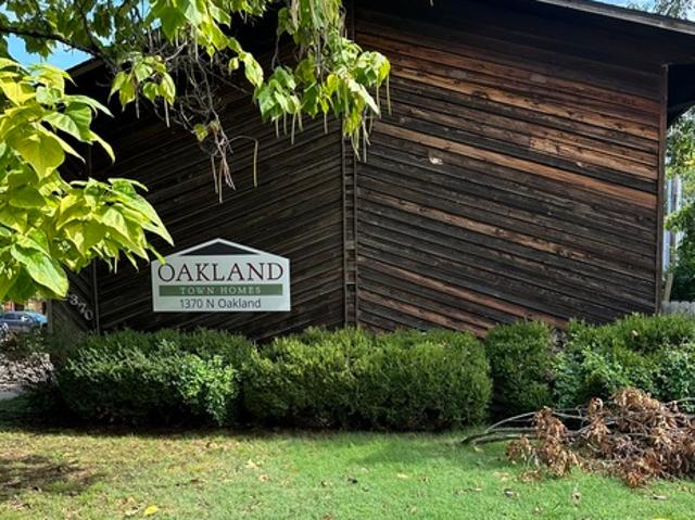 2 BR, 1 BA Apartment 1370 Oakland Avenue, Unit 1, Fayetteville, AR 72703