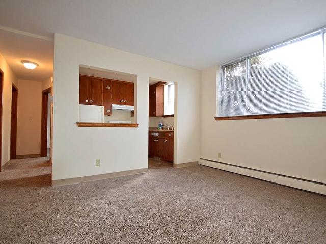 2 BR, 1 BA Apartment 1372 Saint Paul Ave Unit 1372 14, Saint Paul, MN 55116