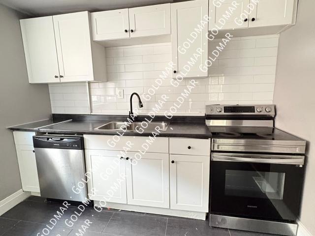 2 BR, 1 BA Apartment 1378 Goyeau Street, Windsor, ON N8X3L1