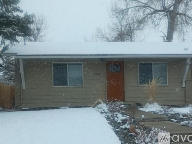 2 BR, 1 BA Apartment 1383 Upham St, Unit 1, Lakewood, CO 80214
