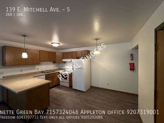 2 BR, 1 BA Apartment 139 E. Mitchell Ave Appleton, WI 54915
