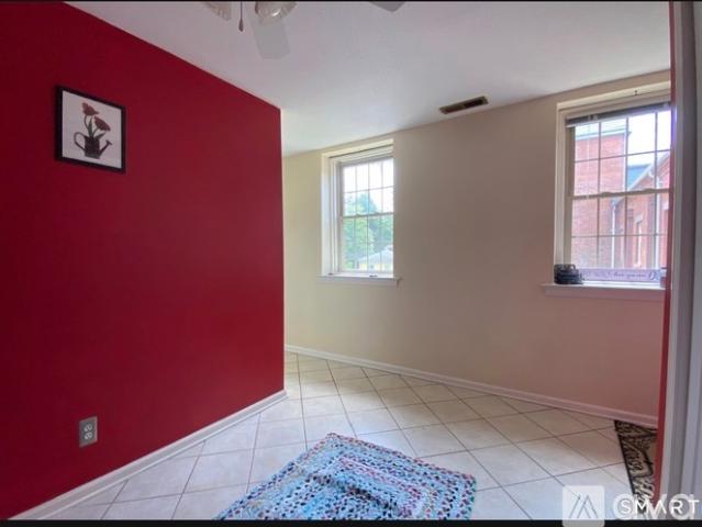 2 BR, 1 BA Apartment 1 Russell Street, Unit 22, Middletown, CT 06457