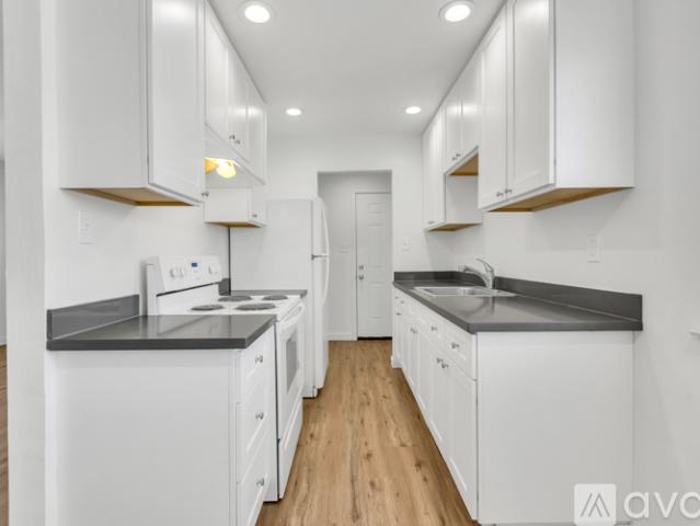 2 BR, 1 BA Apartment 2405 Cava Court, Unit 4, Sacramento, CA 95825