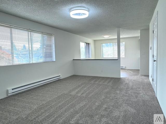 2 BR, 1 BA Apartment 2405 Howard Avenue, Unit Apt 4, Everett, WA 98203