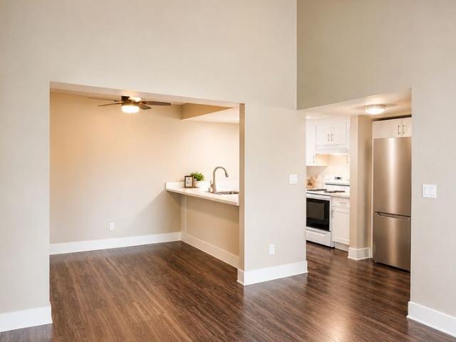 2 BR, 1 BA Apartment 2405 Walnut Ave Unit 229, Carmichael, CA 95608
