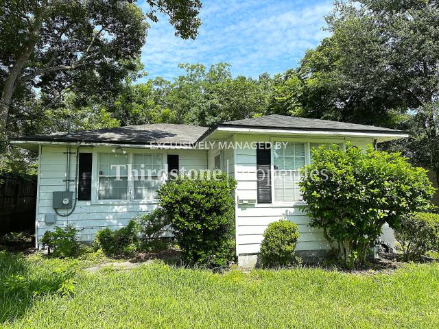 2 BR, 1 BA Apartment 2406 Lamee Avenue, Jacksonville, FL 32207