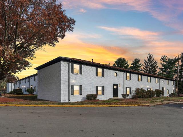 2 BR, 1 BA Apartment 2410 Charleston Pl Unit 18, Columbus, IN 47203