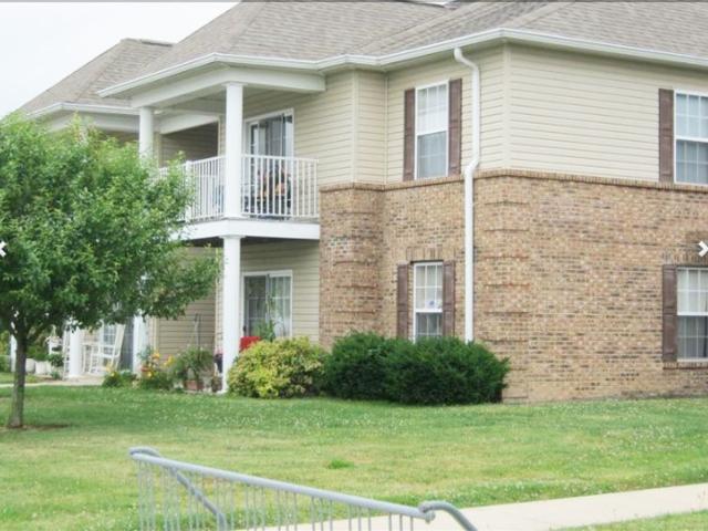 2 BR, 1 BA Apartment 2415 West Randolph Street, Vandalia, IL 62471