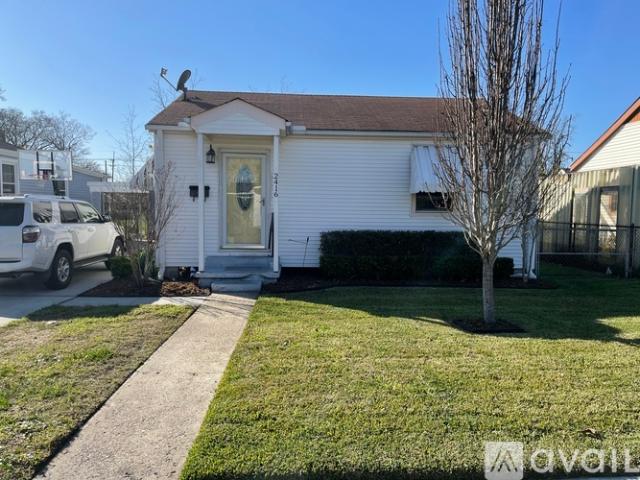 2 BR, 1 BA Apartment 2416 Fenelon Street, Chalmette, LA 70043