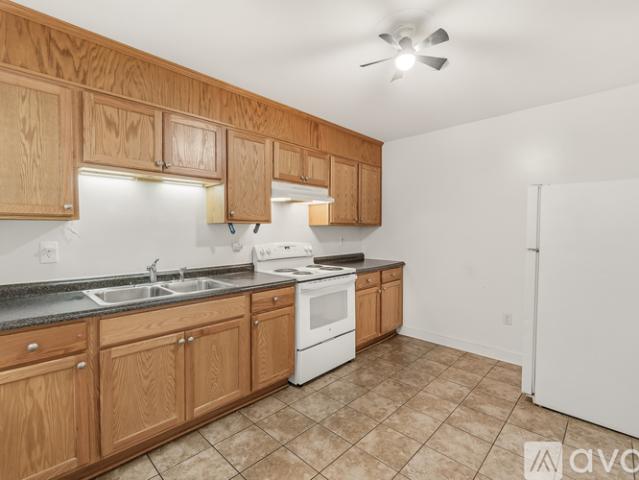 2 BR, 1 BA Apartment 241 E 2nd St, Unit 2, Frederick, MD 21701